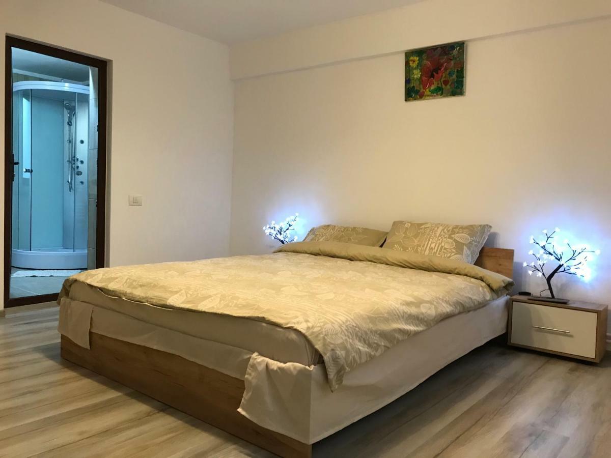 Upstairs Residence Târgu Jiu المظهر الخارجي الصورة