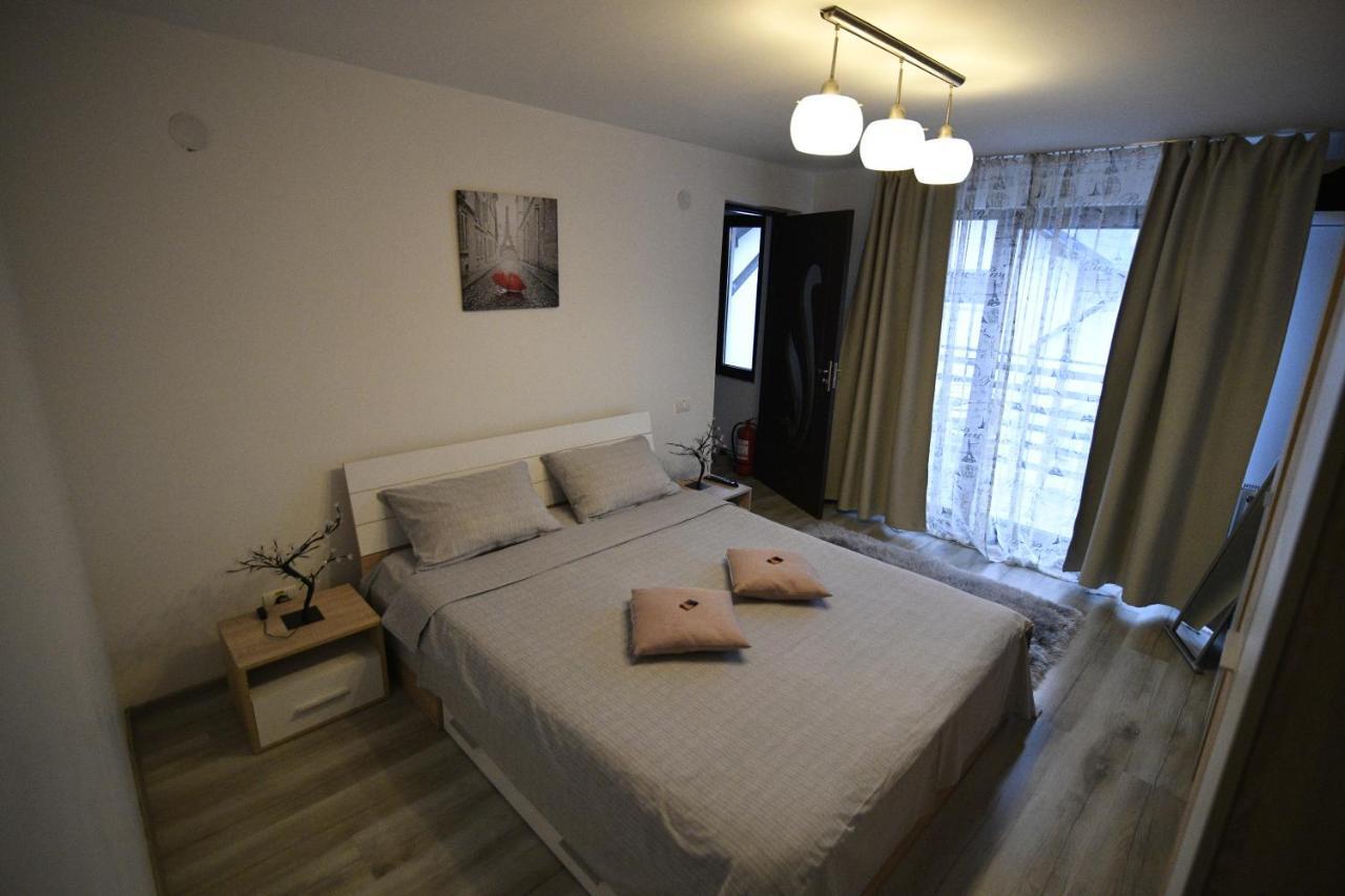 Upstairs Residence Târgu Jiu المظهر الخارجي الصورة