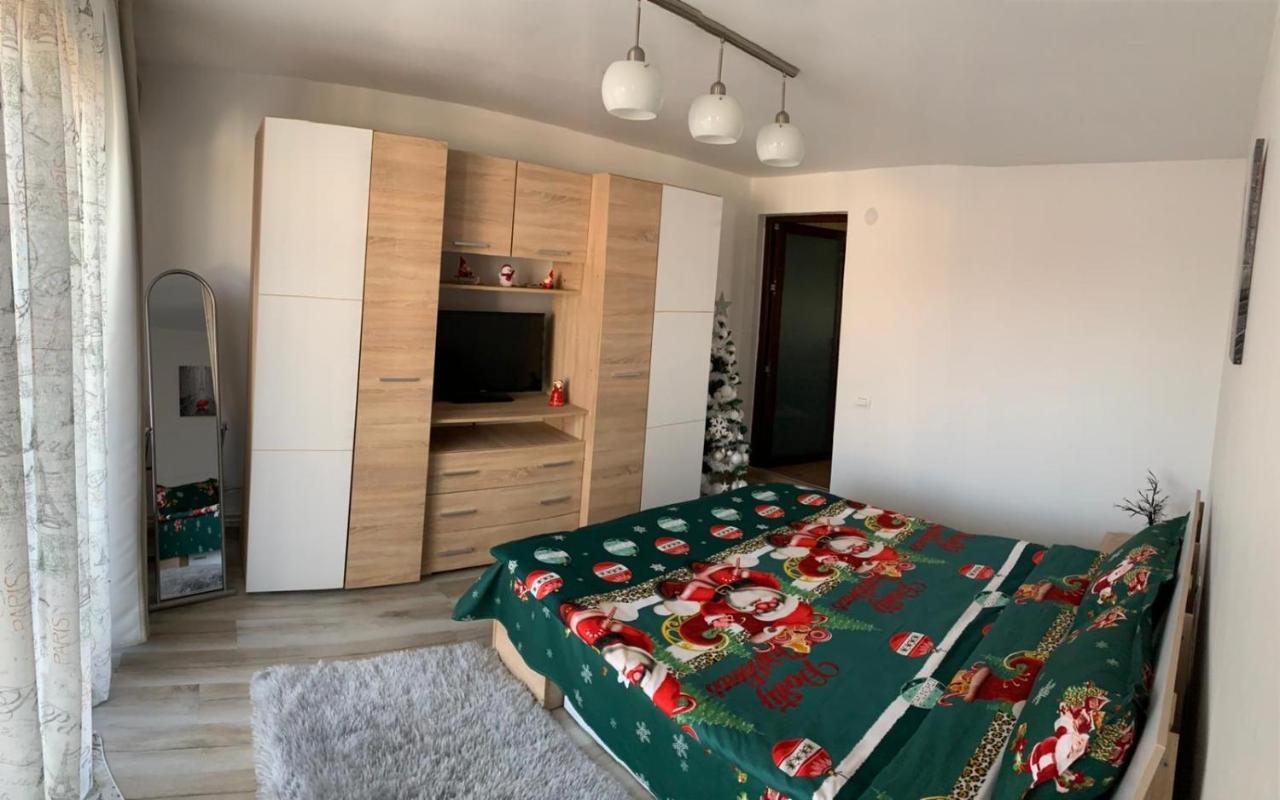 Upstairs Residence Târgu Jiu المظهر الخارجي الصورة